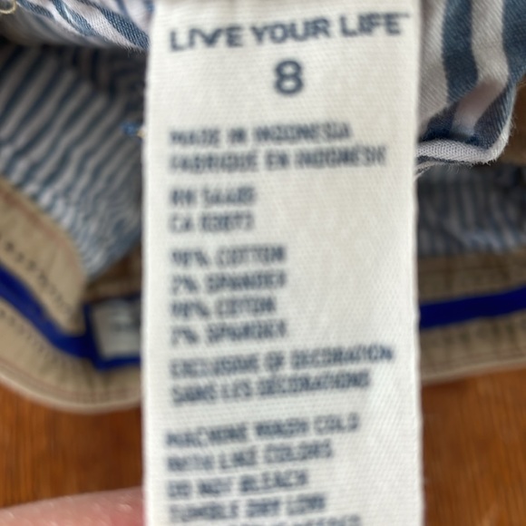 Tan shorts from American Eagle. Size 8. - Picture 4 of 4